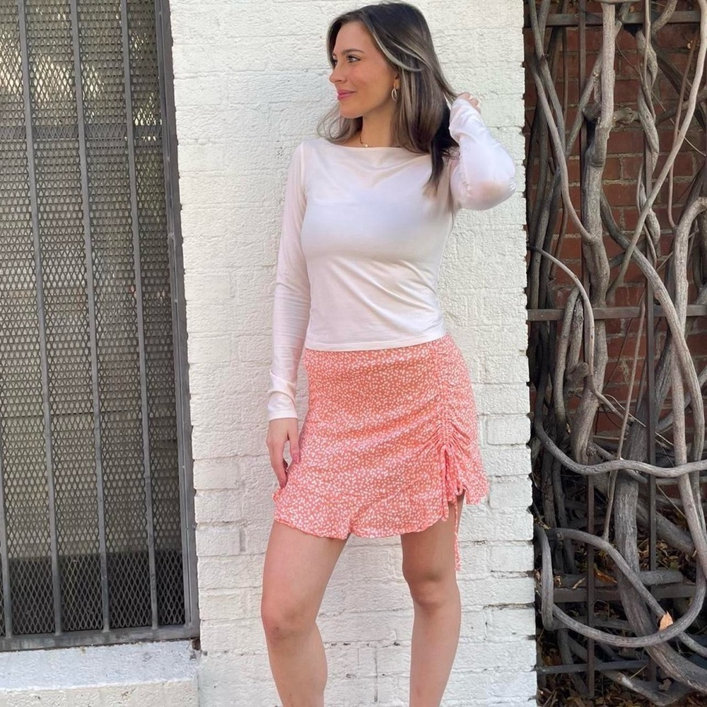 Pink and white  mini skirt with tie ruffle detail sz s